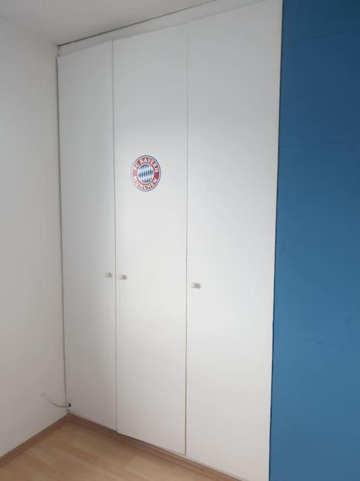 Schoene Wohnung Zentral อินโกลชตัดต์ ภายนอก รูปภาพ