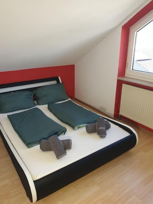 Schoene Wohnung Zentral อินโกลชตัดต์ ภายนอก รูปภาพ