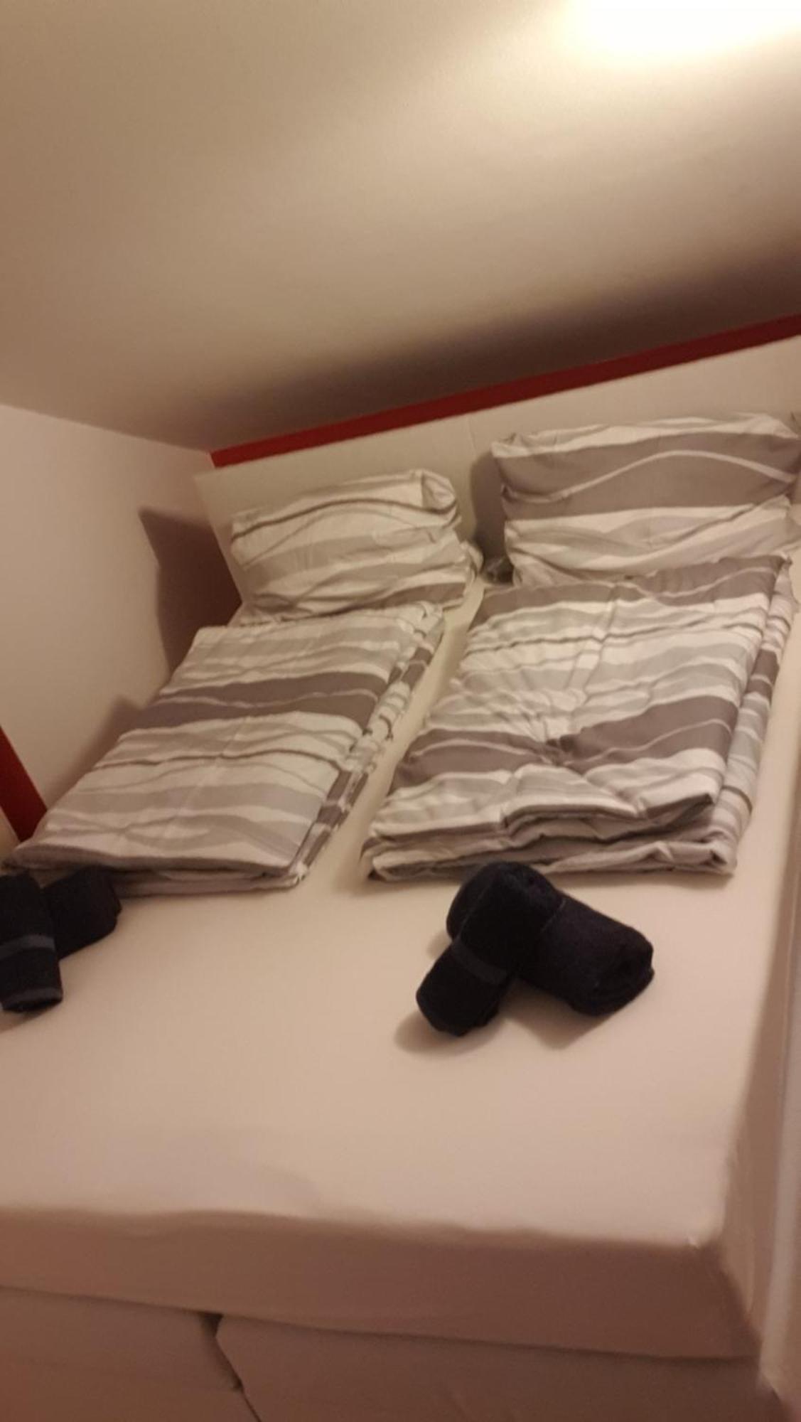 Schoene Wohnung Zentral อินโกลชตัดต์ ภายนอก รูปภาพ